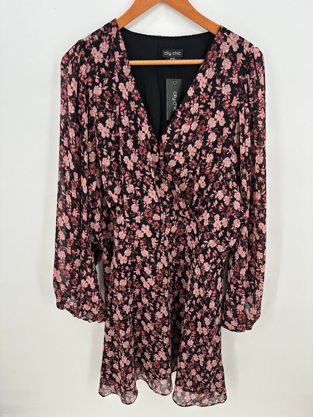 CITY CHIC NWT Ditsy Romance Long Sleeve Floral Surplice Neck Dress // 18